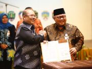 Ismunandar Teken MoU dan PKS Tapping Box – Kutim Komitmen Genjot Pajak Daerah