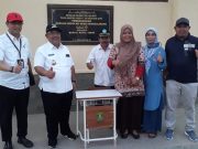 Sekolah Arab Sangkulirang Dapat Bantuan Pendidikan – 50 Meja Kursi, Diserahkan Bupati