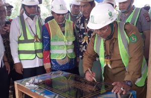 Jembatan Amai Benny Subianto di Busang Mulai Dibangun – Permulaan Proyek Diresmikan Bupati Ismunandar