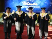 Di Wisuda, Wabup Kutim Kasmidi Bulang Sah Sandang Gelar Doktor Dari Unmer