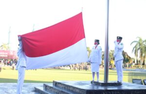Penurunan Sang Merah Putih di Bukit Pelangi Sukses