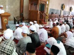 Puluhan Pejabat Bacakan Sambutan Bupati Kutim – Ardiansyah Salat Id di Masjid Agung, Imbau Umat Saling Menghargai
