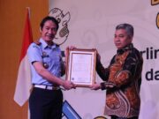 Berkekuatan Hukum, Tenun Rakat dan Hudog Kutim Raih Sertifikat KIK Kanwil Kemenkumham Kaltim