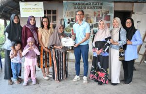 Komunitas Pembatik Kutim Dibantu KPC Rp130 Juta