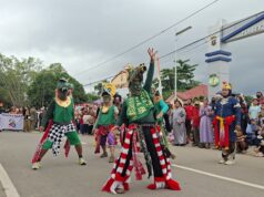Wayang Panorama Angkat Legenda Asal Usul Kota Sangatta di Kirab Budaya Kutim
