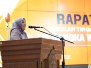 Aji Mirni Mawarni Ajak Wisudawan STIENUS Manfaatkan Ilmu untuk Bangun Daerah