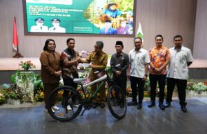 Hadiah Sepeda Warnai Sosialisasi Perlindungan Pekerja Rentan di Kutim
