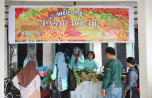 Tiap Jumat, Ayo ke Pasar Tumpah Holtikultura – Hidupkan Nadi Ekonomi Petani di Halaman Dinas TPHP Kutim