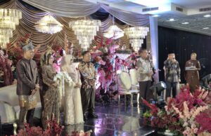 Bupati dan Wabup Hadiri Pernikahan Putra Sesdakab Kutim. Doakan Mempelai Sakinah, Mawaddah, Warahmah