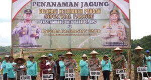Datang ke Kutim, Kapolda Kaltim Tinjau Pengembangan Pangan di Lahan Eks Tambang
