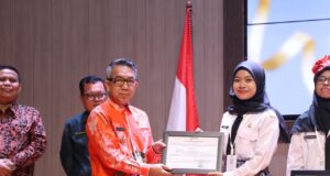 Pengawas DLH Kutim Nuriyah Raih Predikat Peserta Terbaik I Latsar CPNS