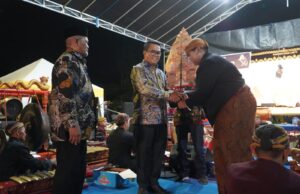 Wayang Kulit Satukan Budaya dan Harmoni di Kutai Timur
