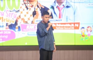 Nyanyikan Lagu “Ayah”, Penampilan Haru Milfian di Puncak HAN DPPPA Kutim